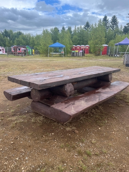 Site Camping Bivouak - table à pique-nique