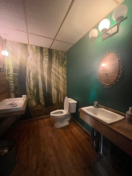 Le Bistro Prince Élie - salle de toilette femmes