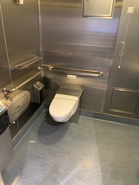 Toilette au pont 6 - F.-A.-Gauthier