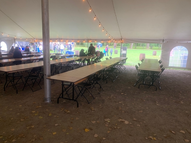 Intérieur de la Beer tent