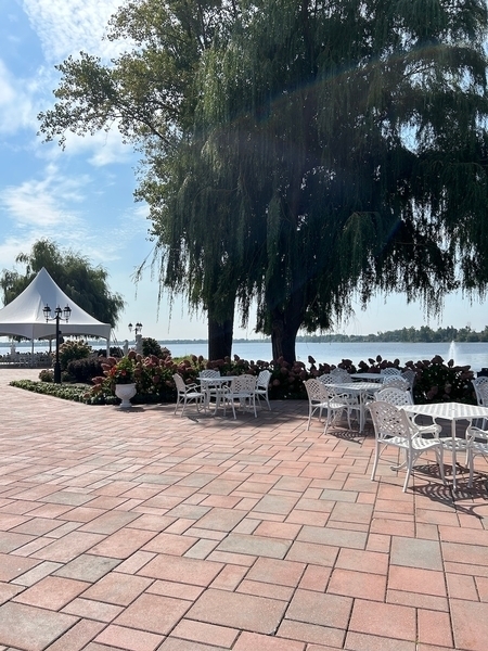 Salle Pavillon sur le Lac - terrasse à l'arrière