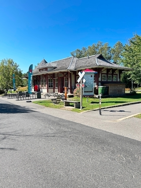 Vue arrière de la Gare de Sainte-Agathe-des-Monts  