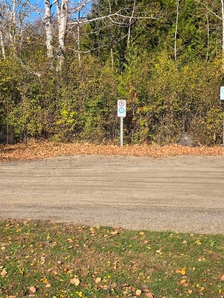 Stationnement réservé du Chalet des Champs