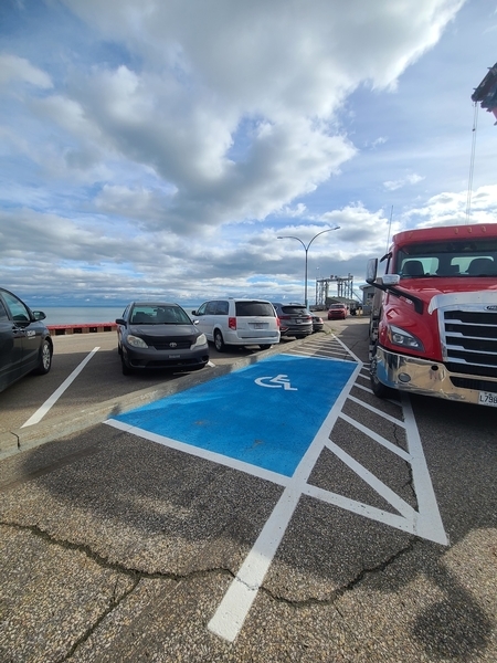 Espace de stationnement réservé (St-Joseph-de-la-Rive)