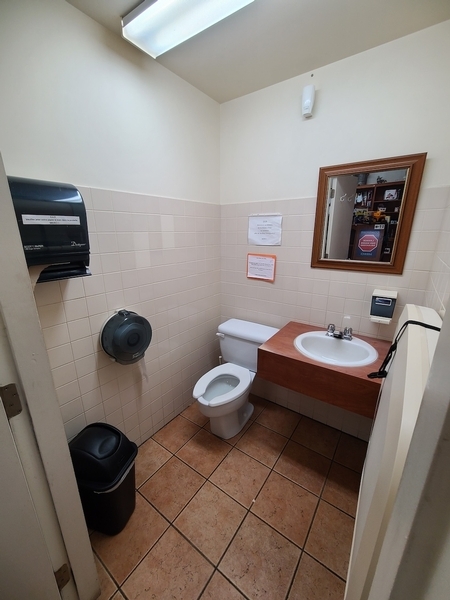 Salle de toilette des hommes